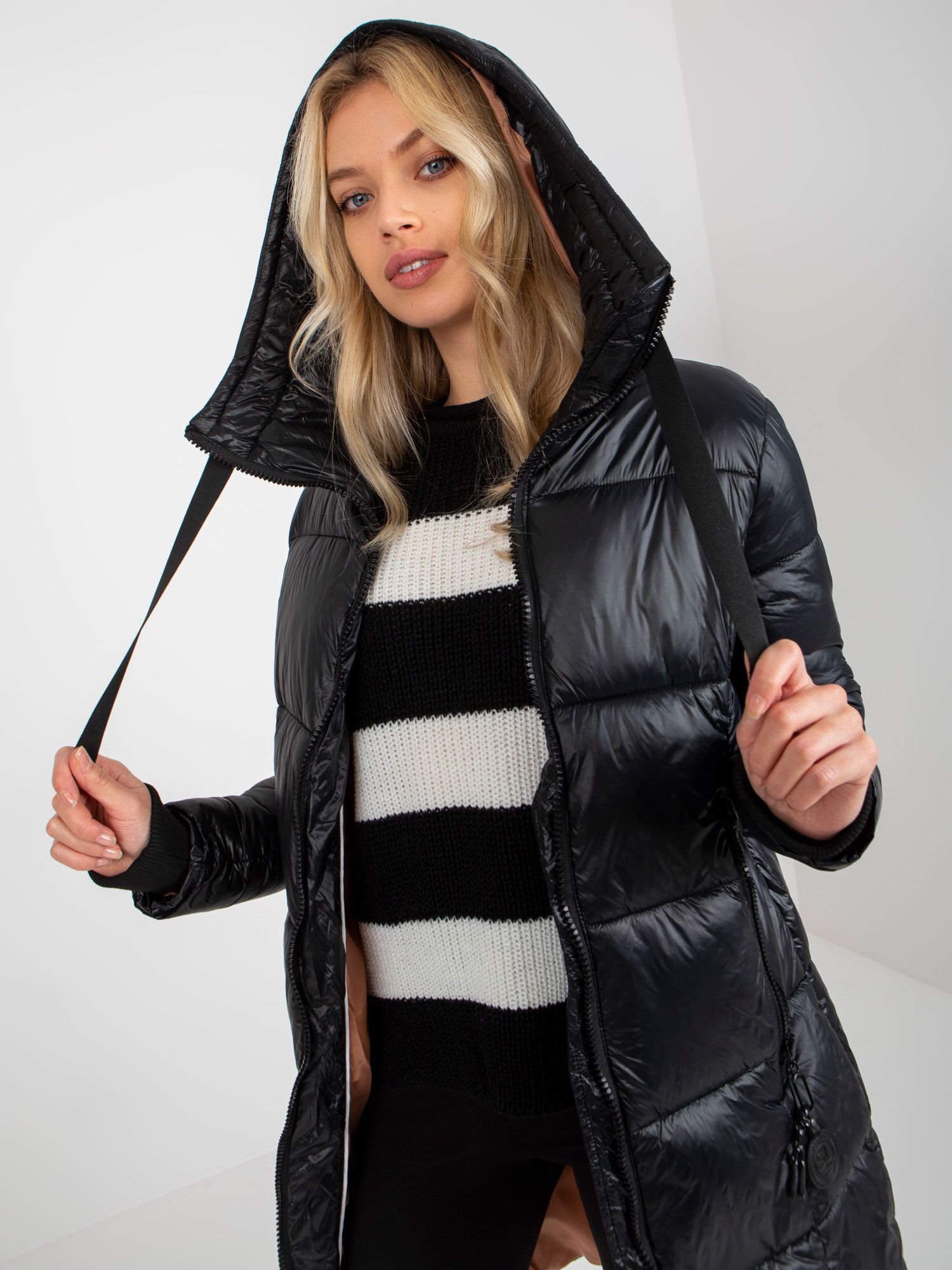 Płaszcz Czarny - obrazek 2