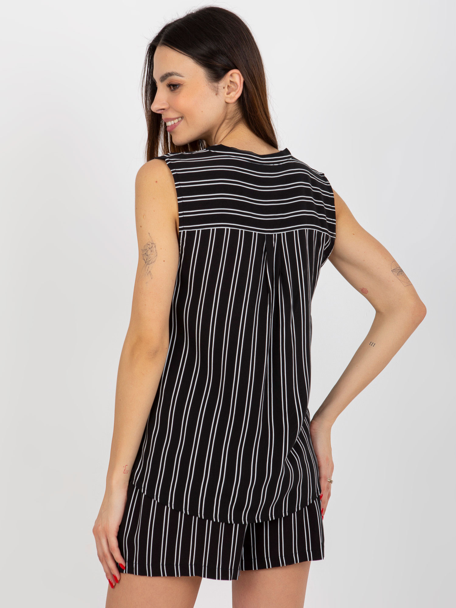 Bluzka Czarny - obrazek 2