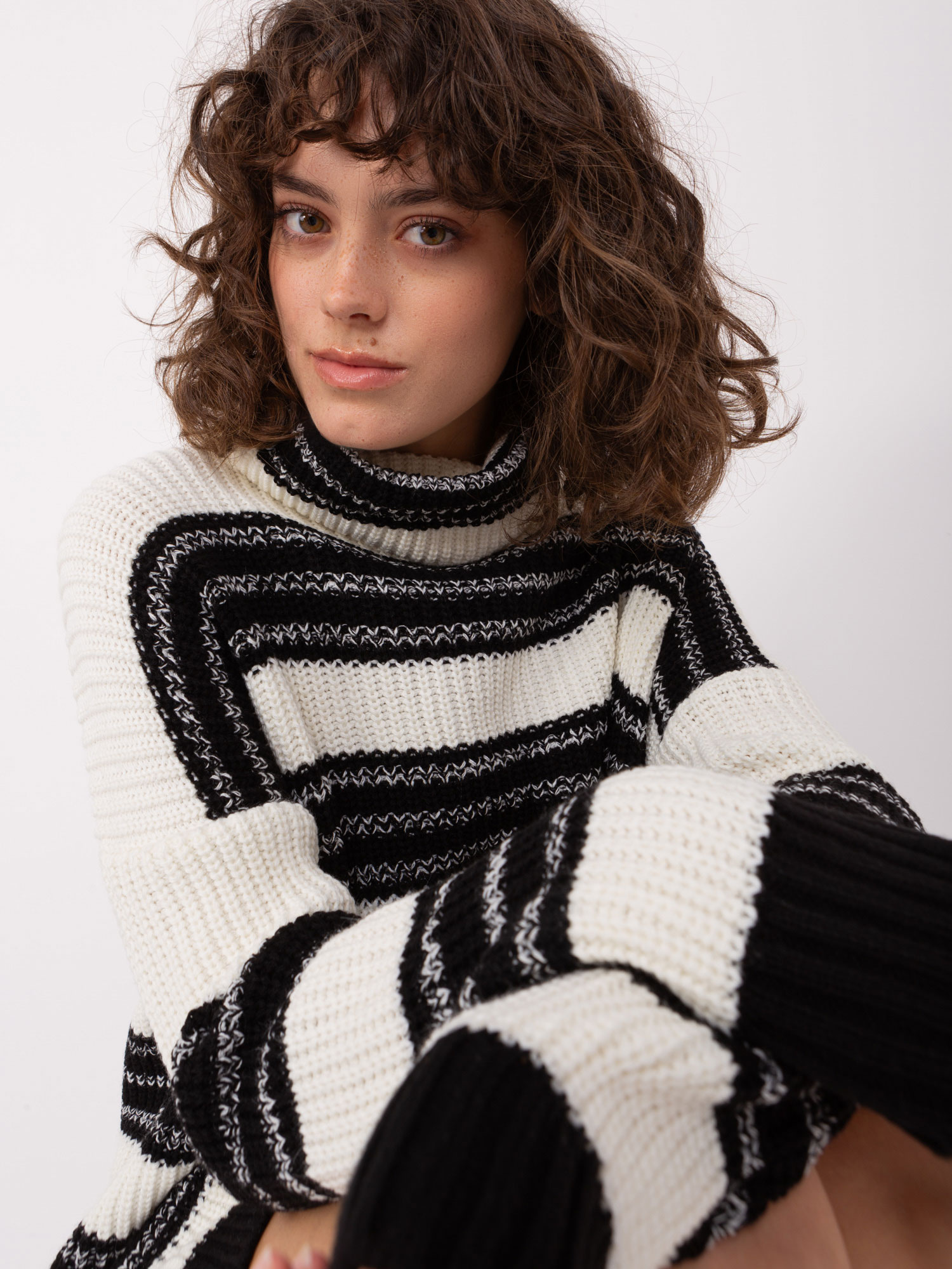 Sukienka Ecru - obrazek 2