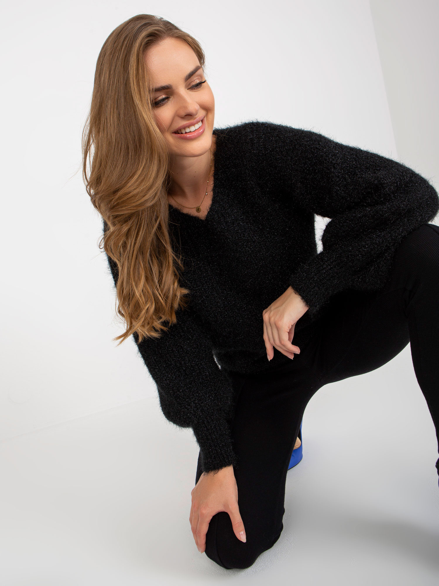 Sweter Czarny - obrazek 3