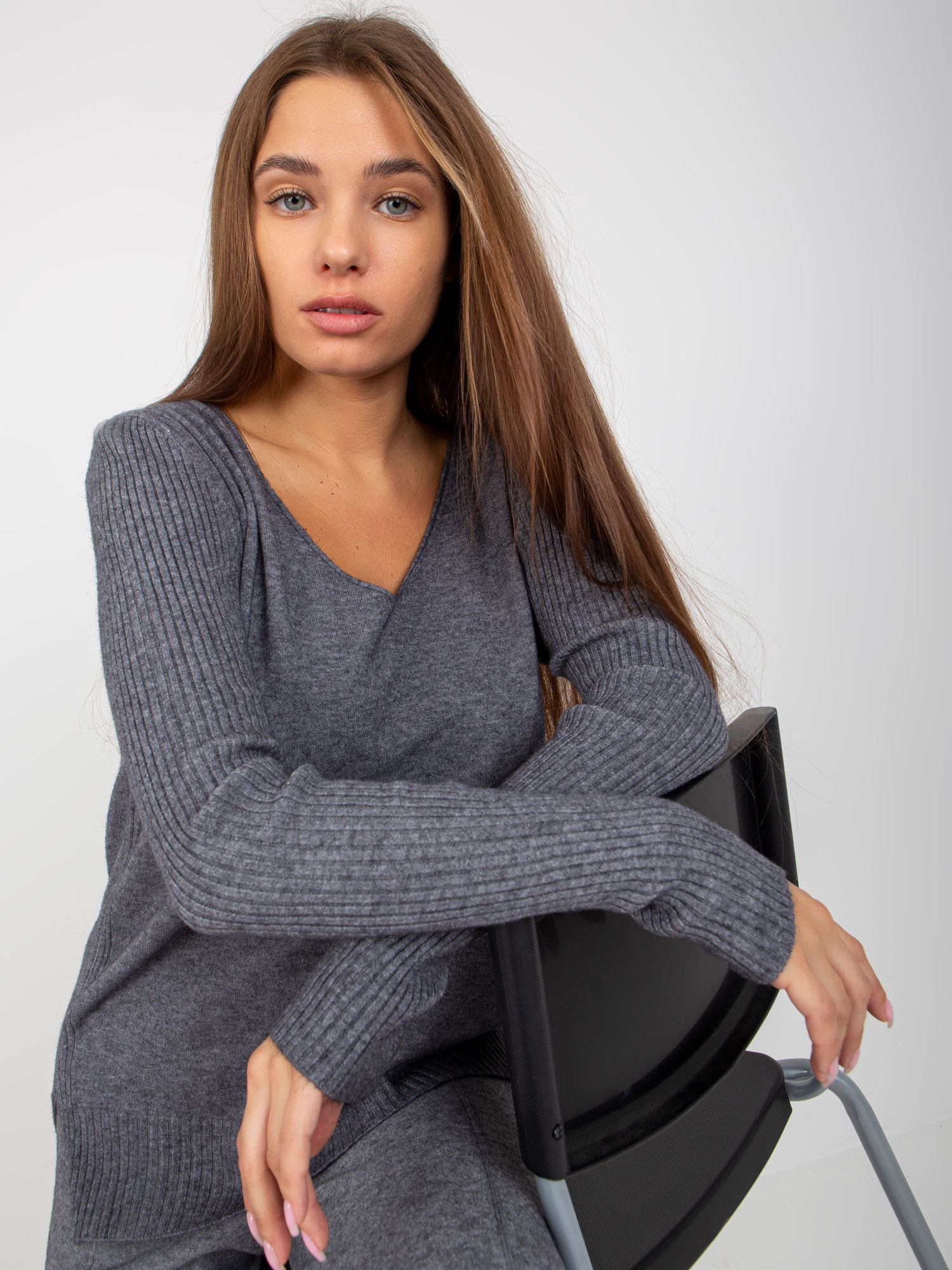 Sweter Ciemny szary - obrazek 3