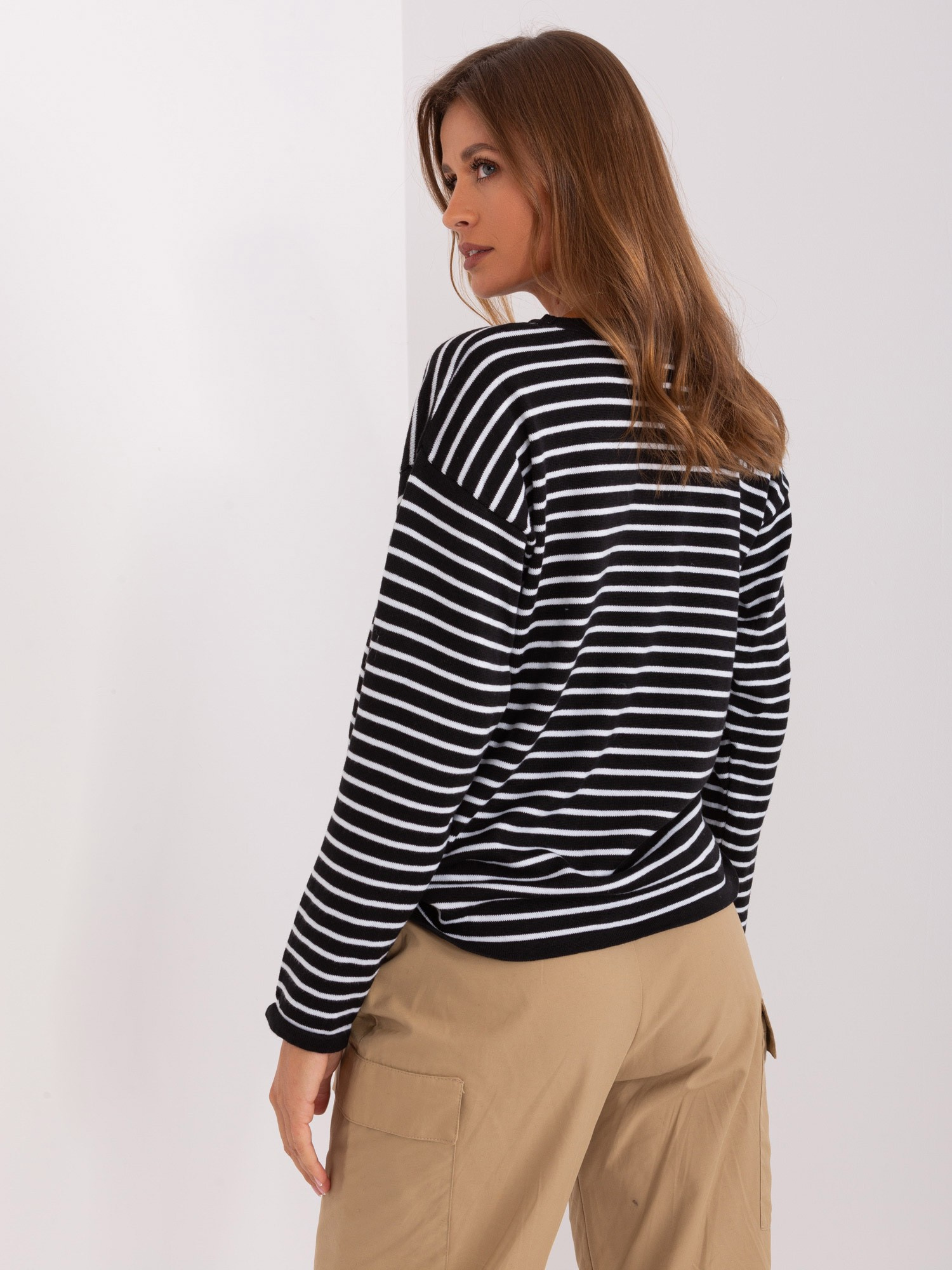 Sweter Czarno-biały - obrazek 3