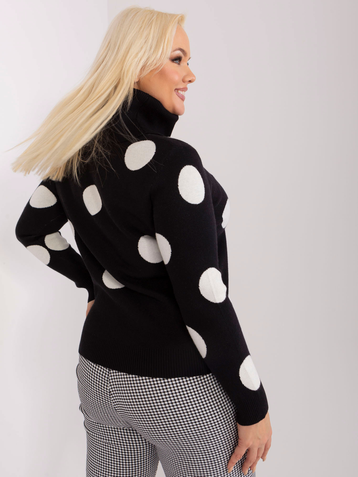 Sweter Czarny - obrazek 3