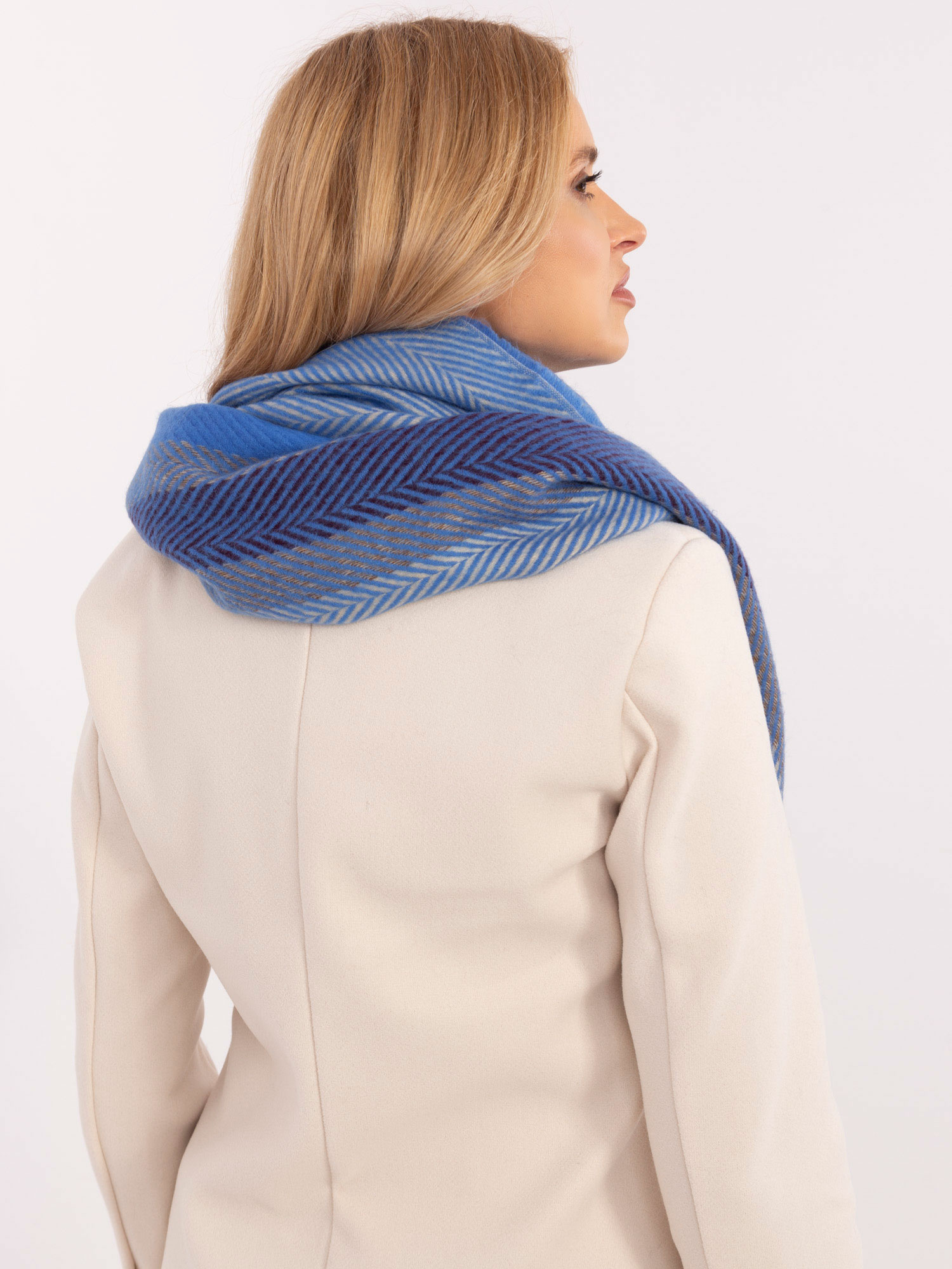 Szalik Niebieski - obrazek 3