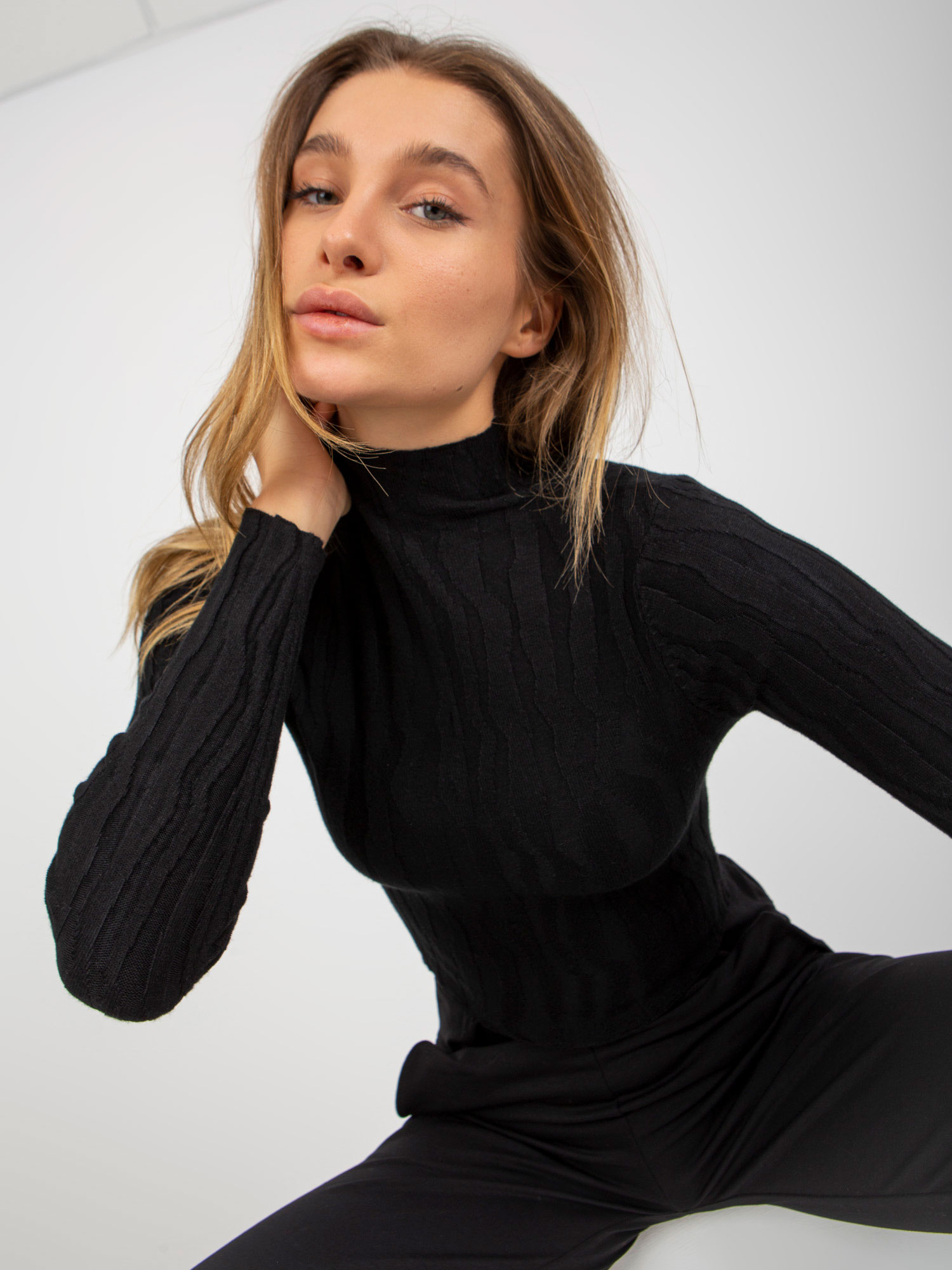 Sweter Czarny - obrazek 4