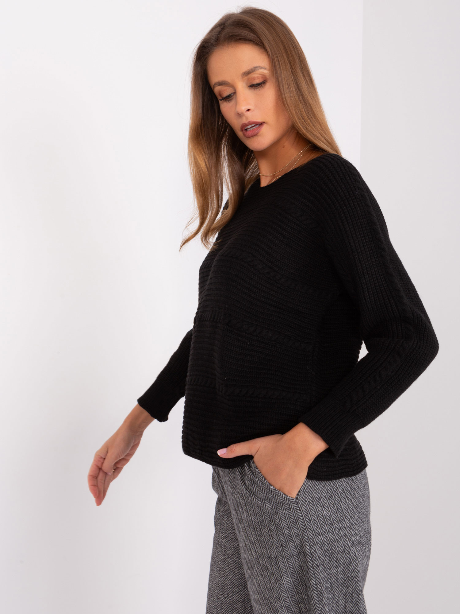 Sweter Czarny - obrazek 4