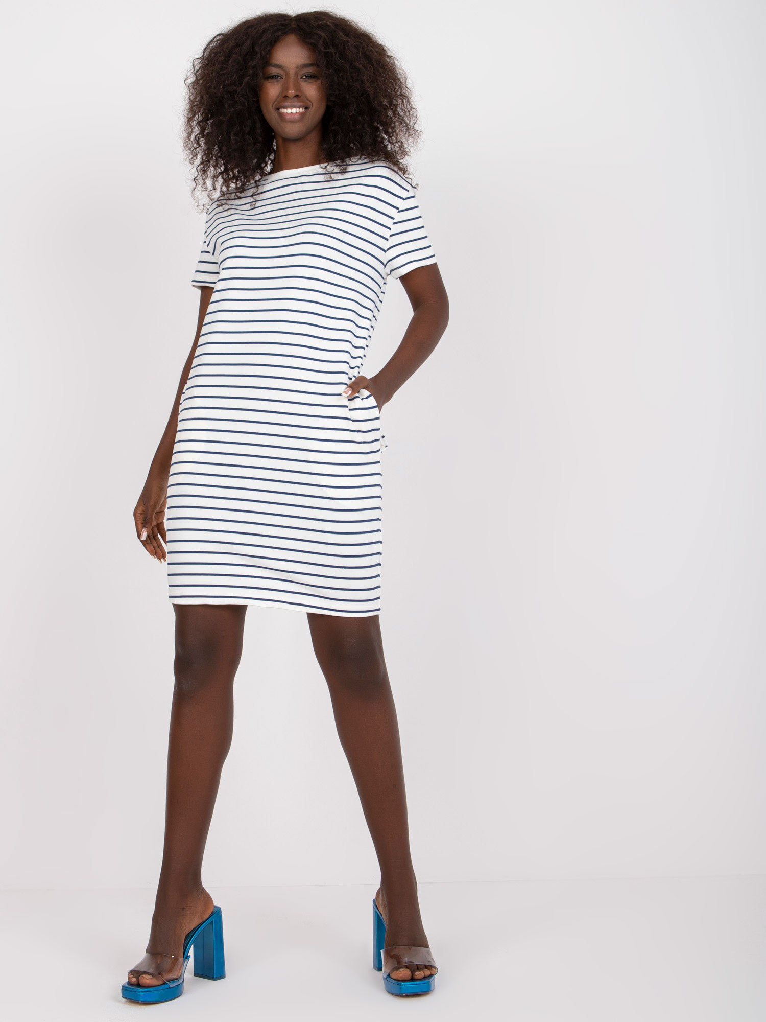 Sukienka Biało-granatowy - obrazek 4