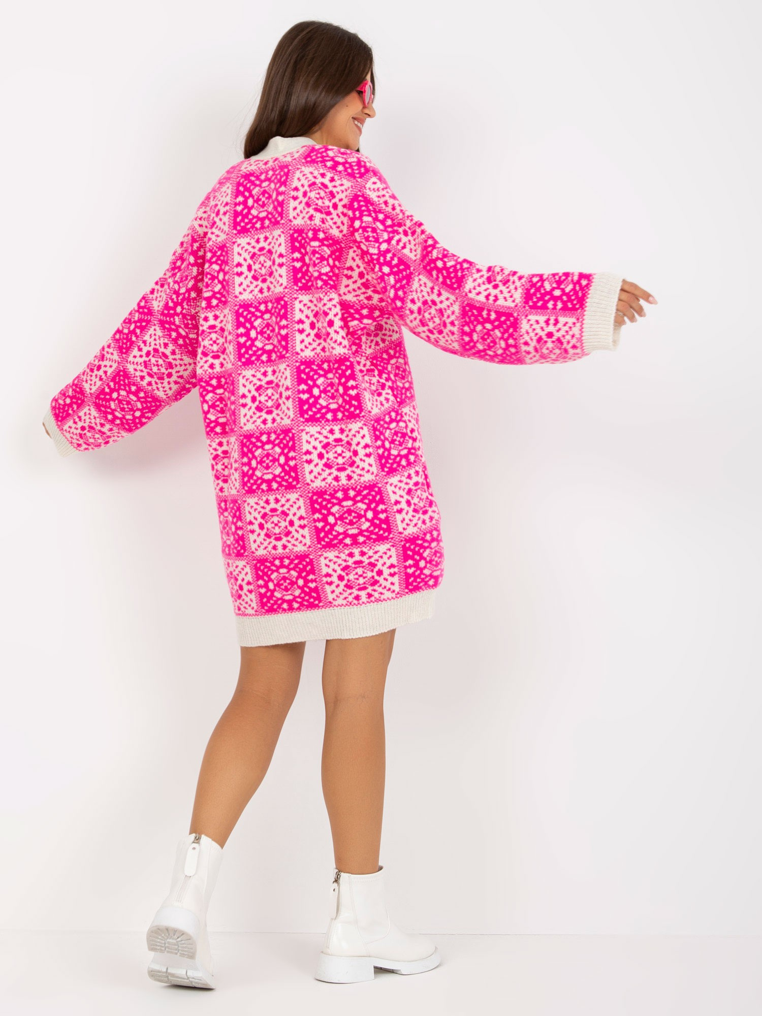 Sweter Biało-różowy - obrazek 4