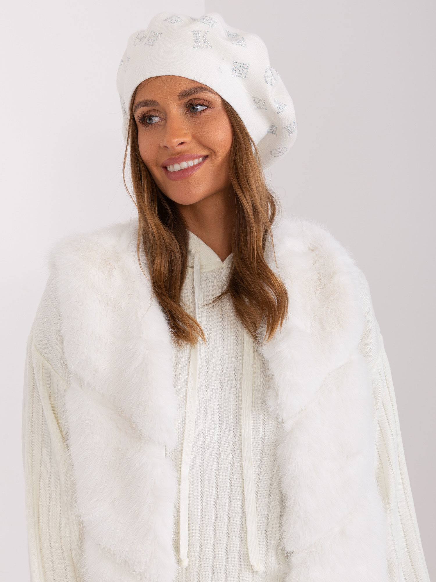 Czapka Ecru - obrazek 5