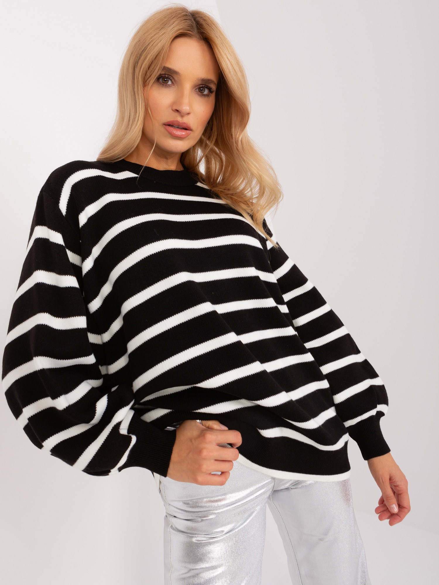 Sweter Czarno-biały - obrazek 6